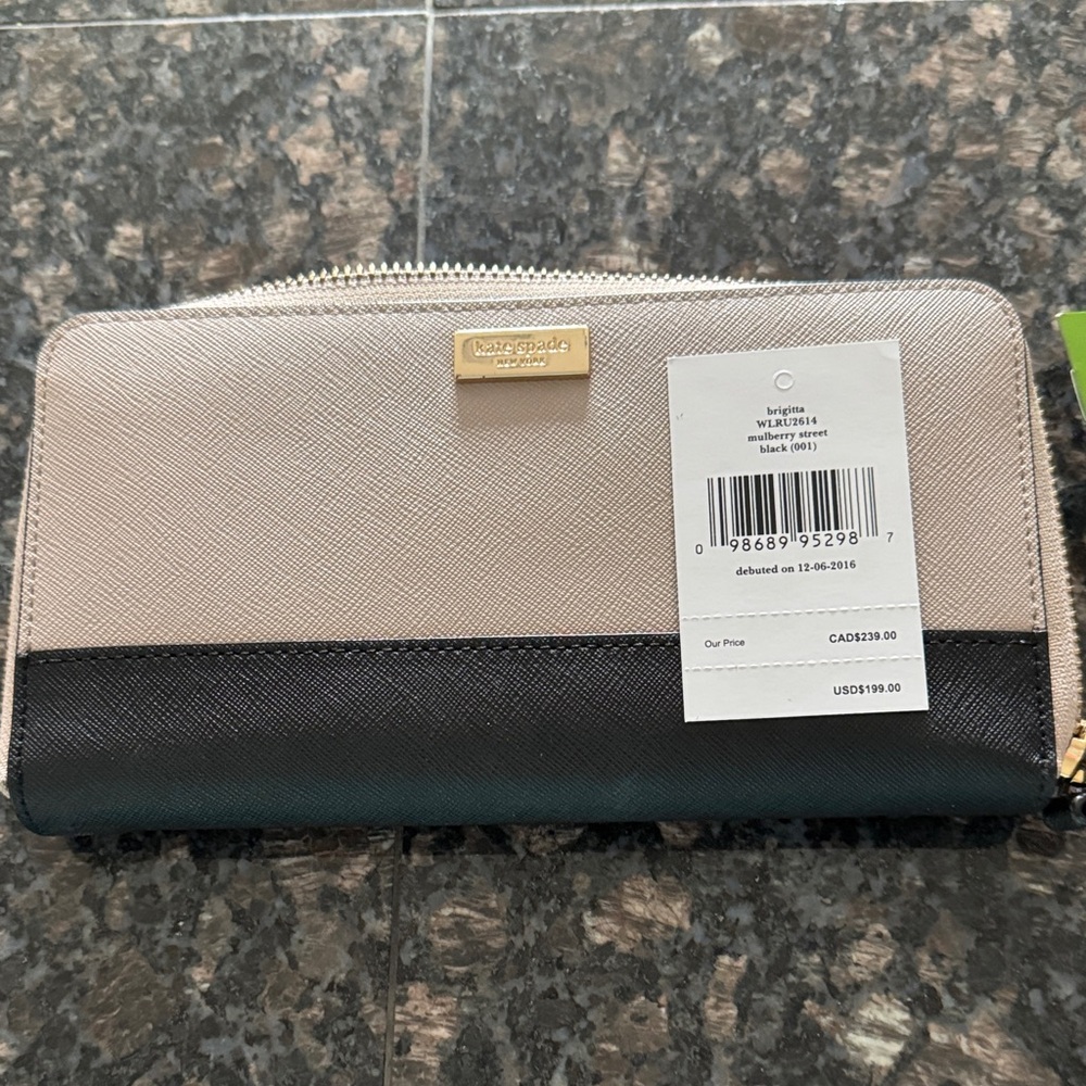 Kate Spade Black and Tan Wallet